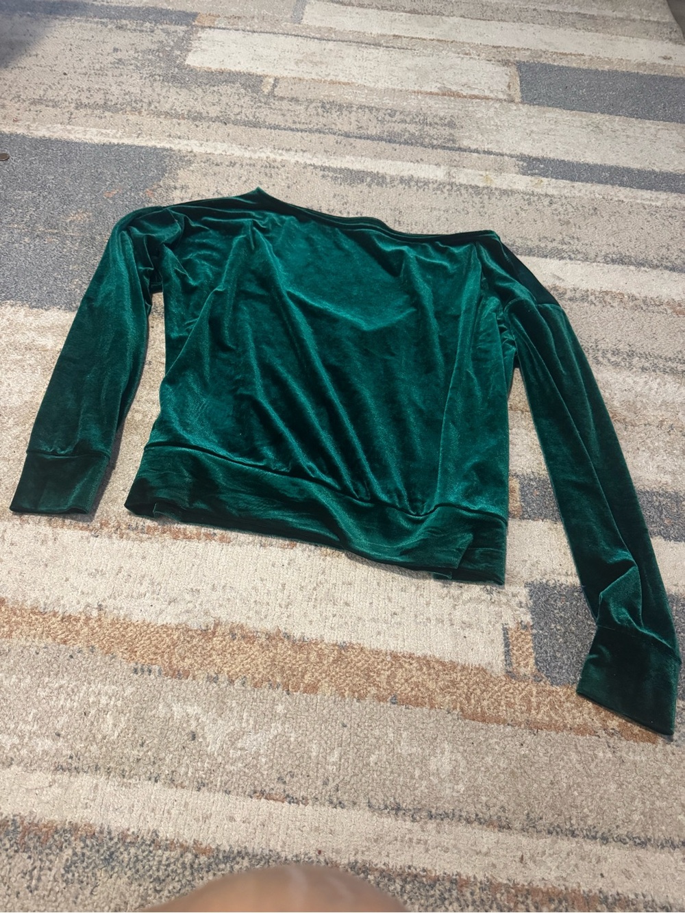Emerald Green Velvet Long-Sleeve Women’s Top
